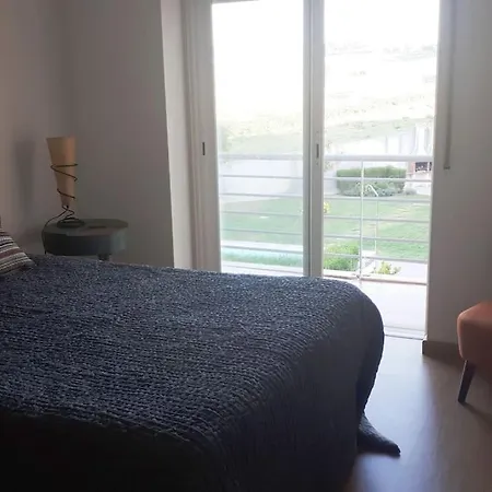 Sweet Surf, Lägenhet